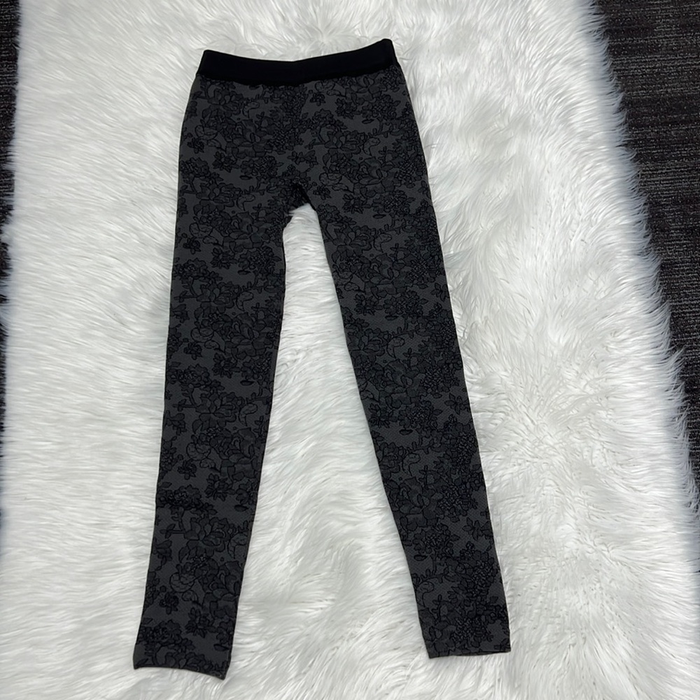 PINK REPUBLIC Fleece Leggings Floral Lace Design Size M
